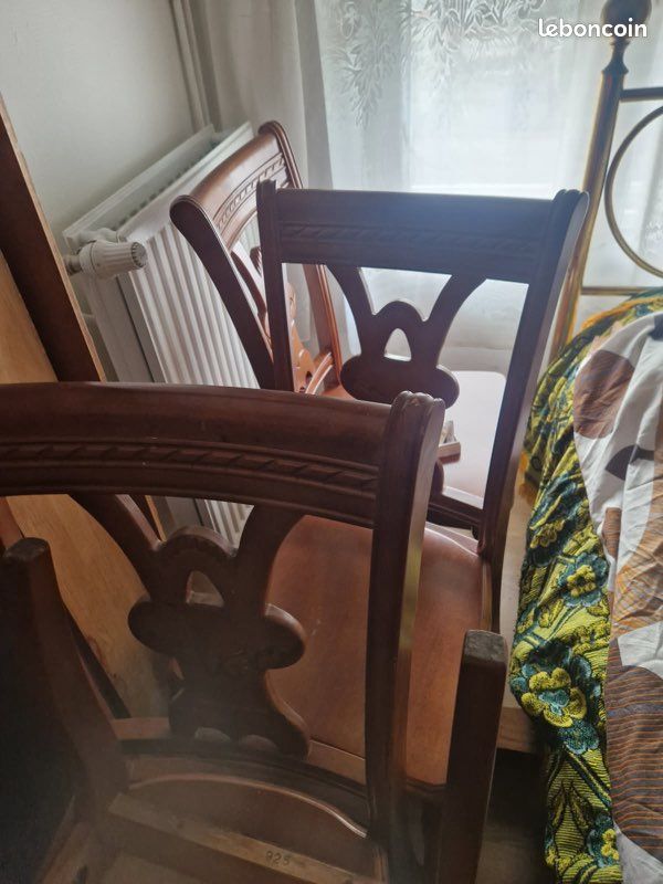 Table asiatique avec 4 chaise en bois vitrée (image 1)