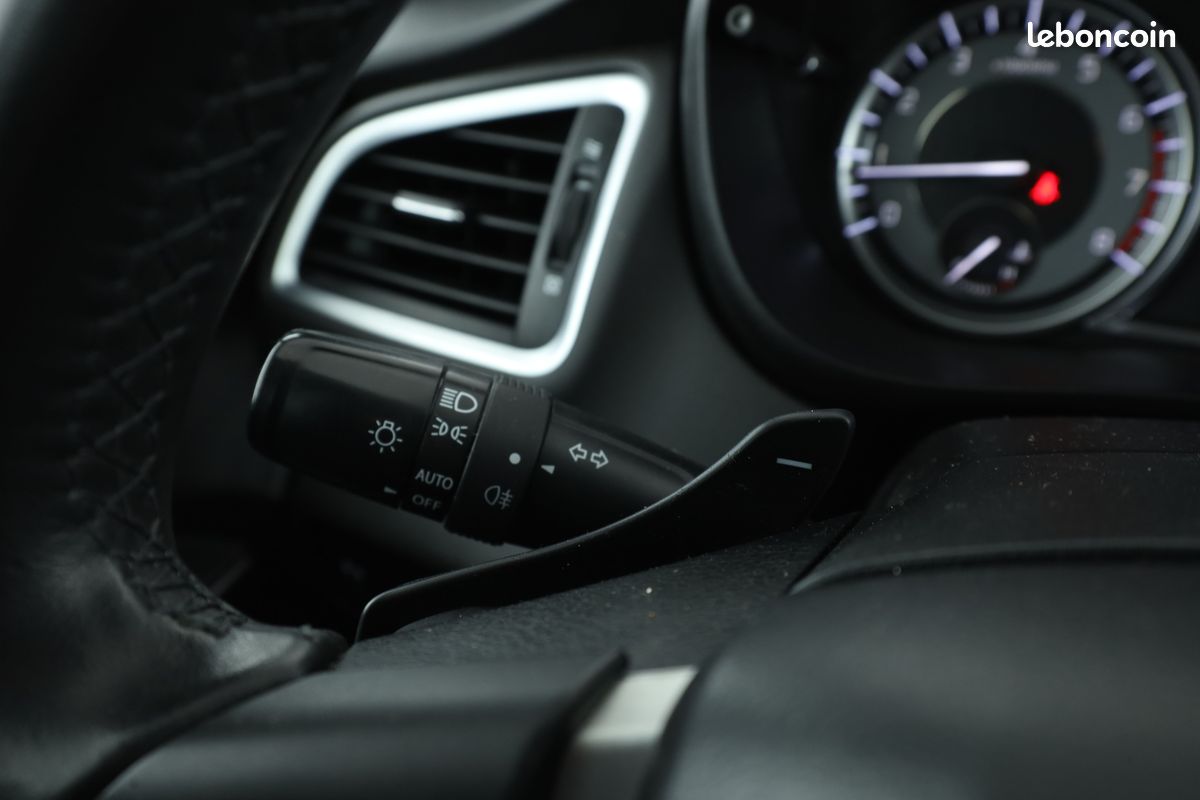 Suzuki S-Cross 1.5 DualJet Hybrid Style AllGrip Auto 116 ch (image 16)