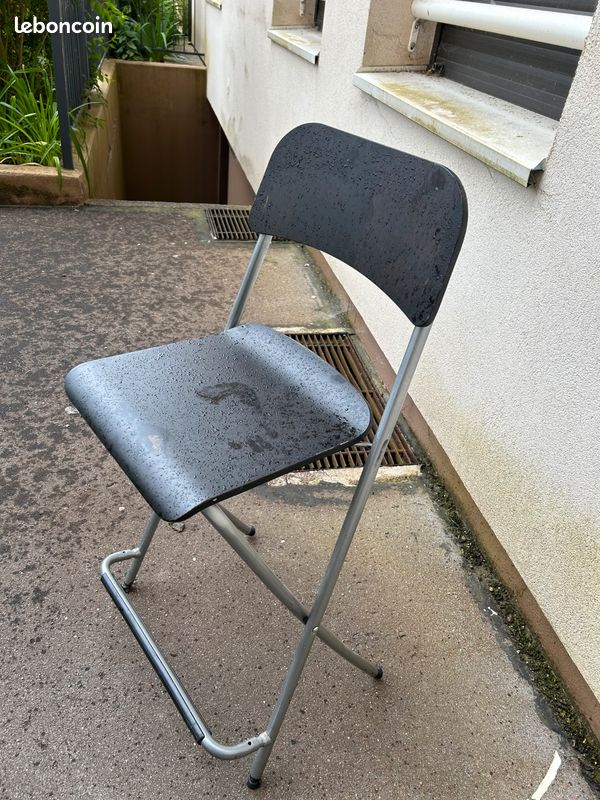 TROIS chaises pliables (image 1)