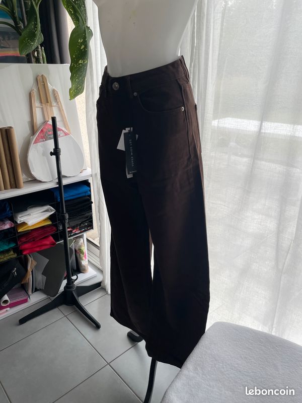 Jeans marron super wideleg marque "Stradivarius" taille 36 neuf avec étiquette (image 1)