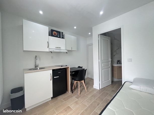 Studio 1 pièce 11 m²