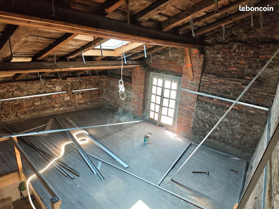 Maison 1 pièce 130 m² · à Sury-le-Comtal · 130 m² · 68 000 €