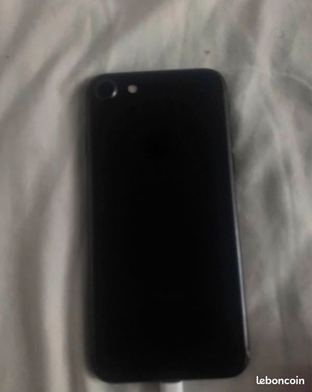 IPhone 7 (image 2)