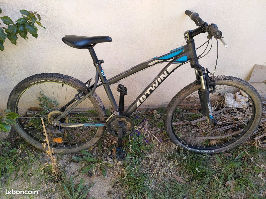 VTT Btwin aluminium 340 ST amélioré très bel état - Vélos