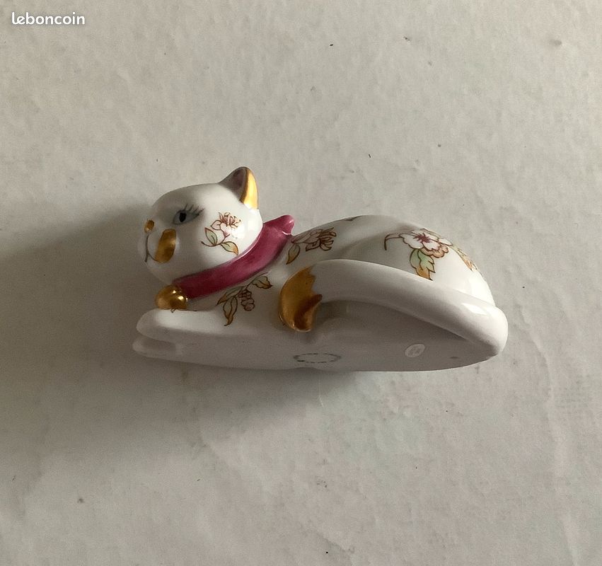 FIGURINE porcelaine ou céramique CHAT CHATON Blanc H=5,7cm
