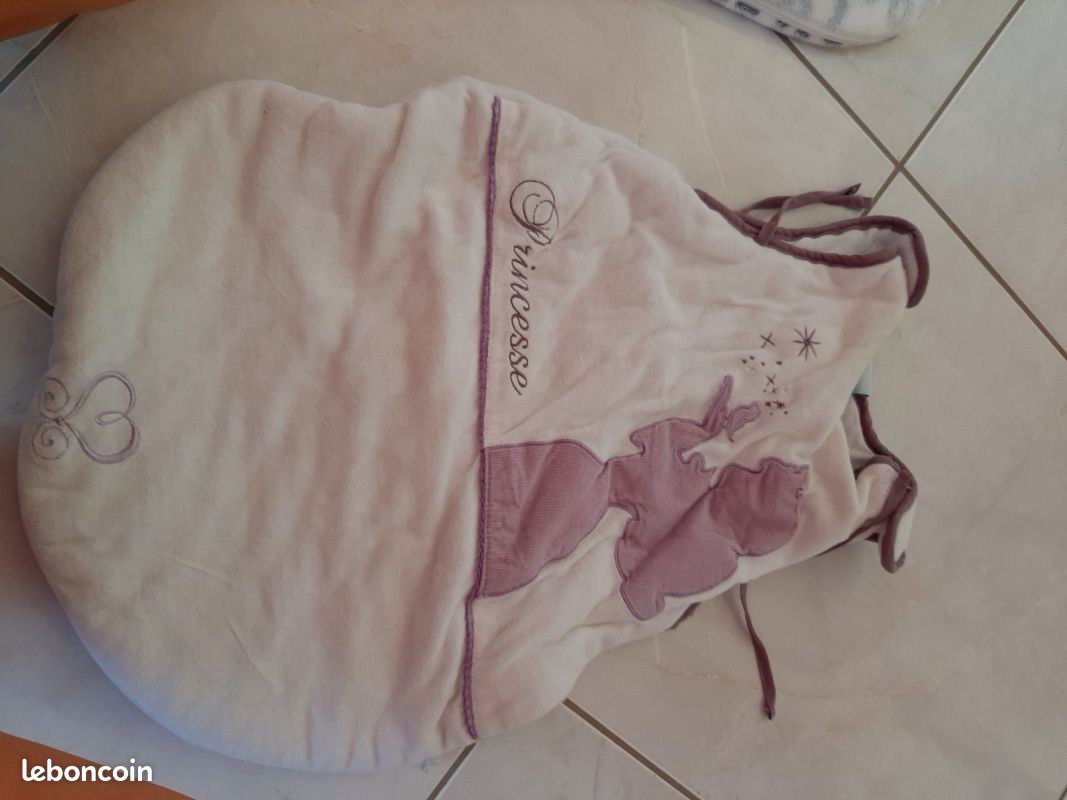Vends vêtements et gigoteuses filles (image 3)