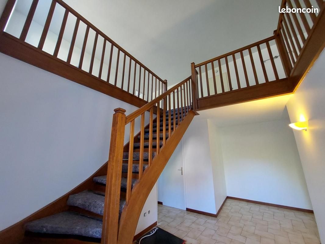 Appartement 5 pièces 163 m² · à Thise · 162,6 m² · 1 100 €/mois