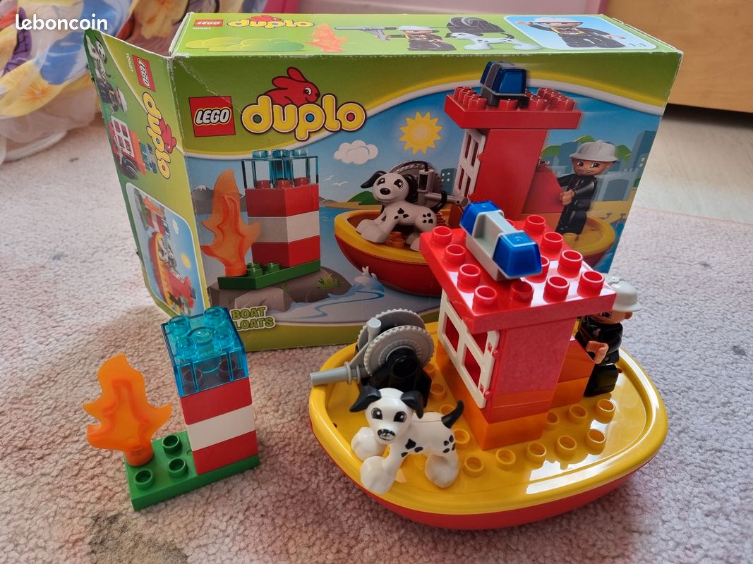 LEGO Duplo 10591 - Le bateau des pompiers (image 1)