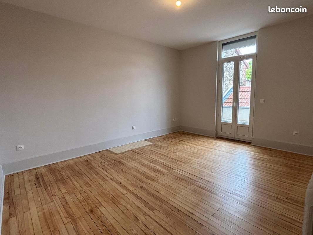 Appartement 5 pièces 110 m² · à Romans-sur-Isère · 110 m² · 950 €/mois