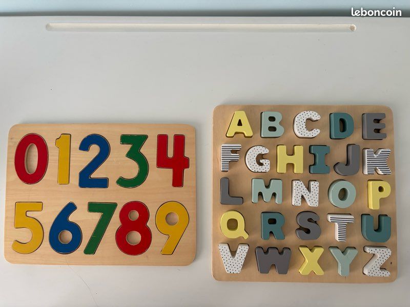 Lot 2 puzzles lettres et chiffres en bois (image 1)