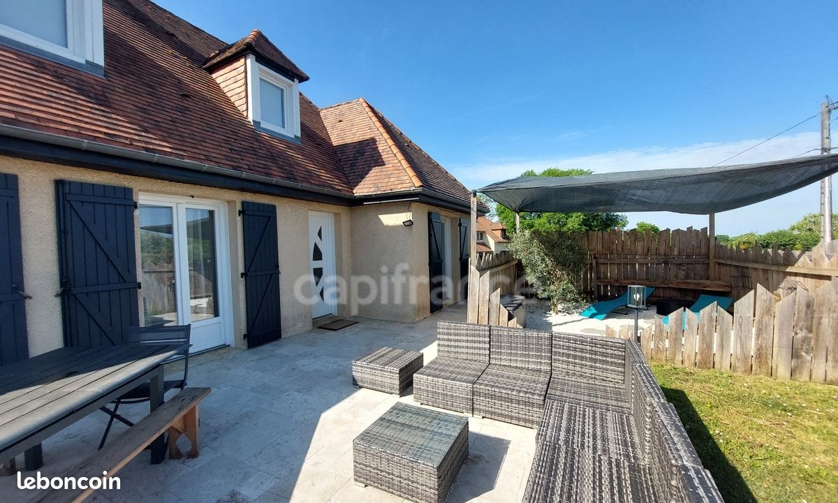 Maison 7 pièces 155 m² · à Salignac-Eyvigues · 155 m² · 290 000 €