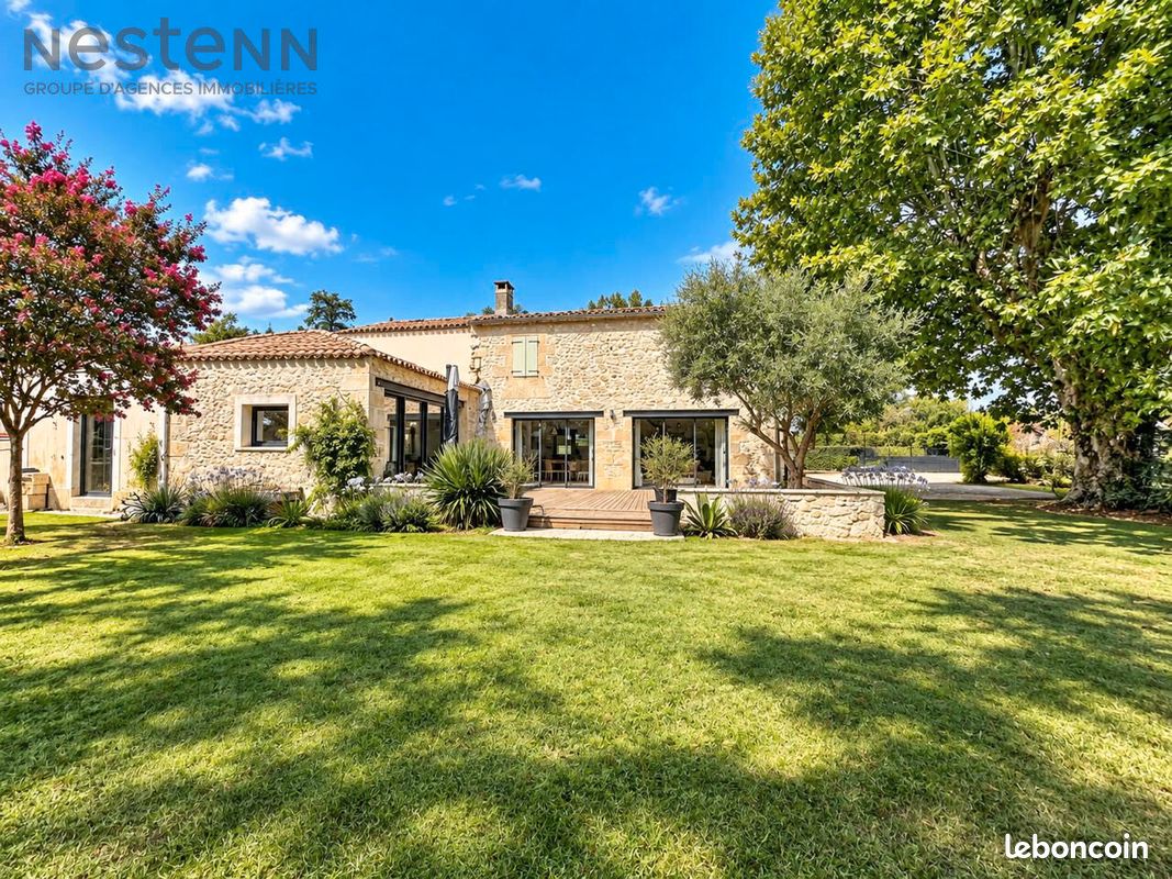 Maison 7 pièces 282 m² · à Bonnetan · 282 m² · 795 000 €