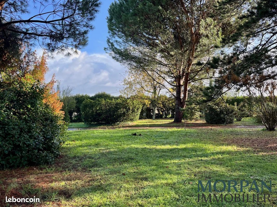 Terrain 600 m² · à Arbanats · 600 m² · 135 000 €