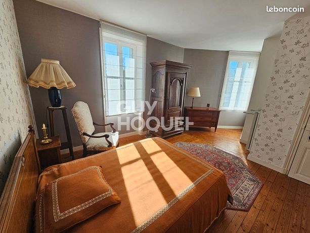 https://img.leboncoin.fr/api/v1/lbcpb1/images/7e/da/ad/7edaadff6ed9919842d6257a1057620369eb060c.jpg?rule=ad-image