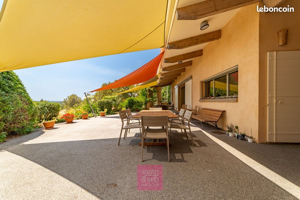 Maison 7 pièces 220 m² · à Nîmes · 220 m² · 780 000 €