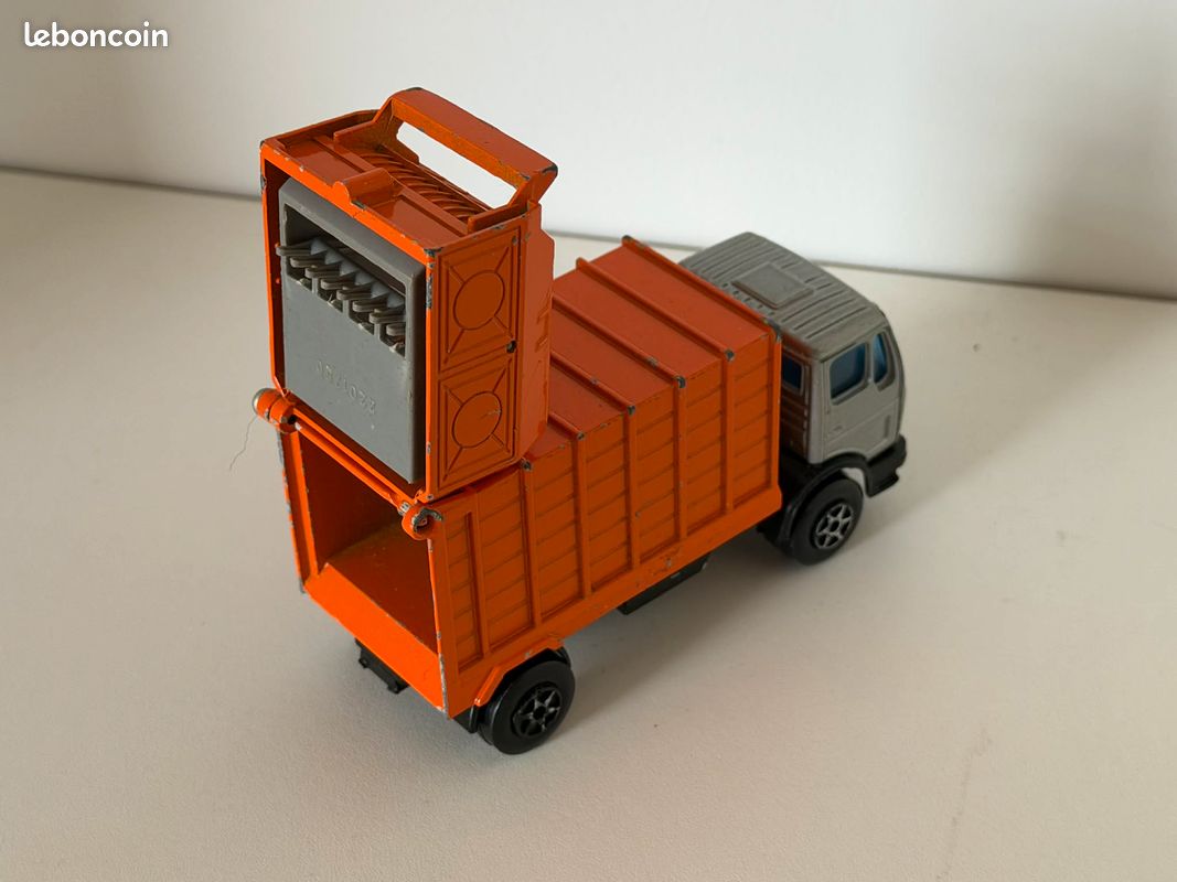 Camion Poubelle Mercedes Majorette - Échelle 1:64 - Année 1970 - Vert Métal - Occasion