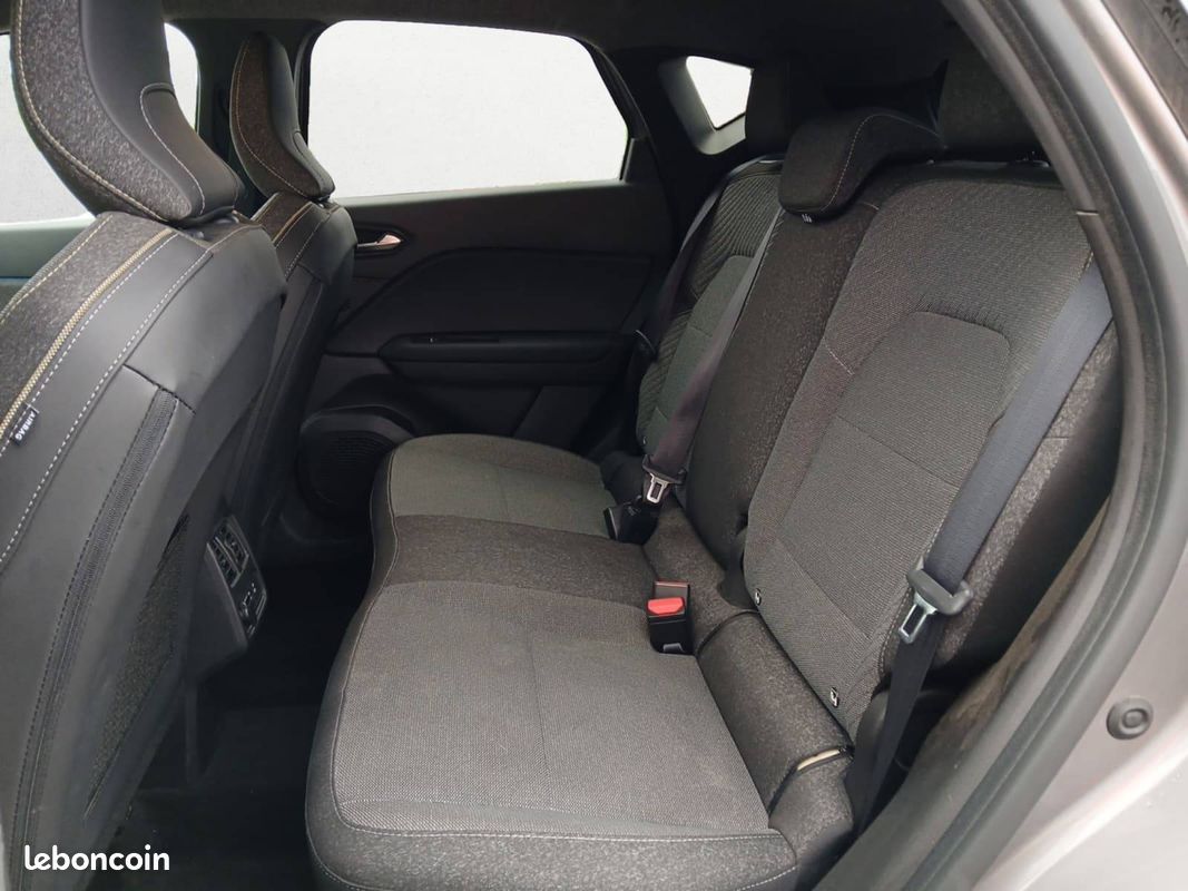 RENAULT Captur E-Tech full hybrid 145 ch Techno (image 11)