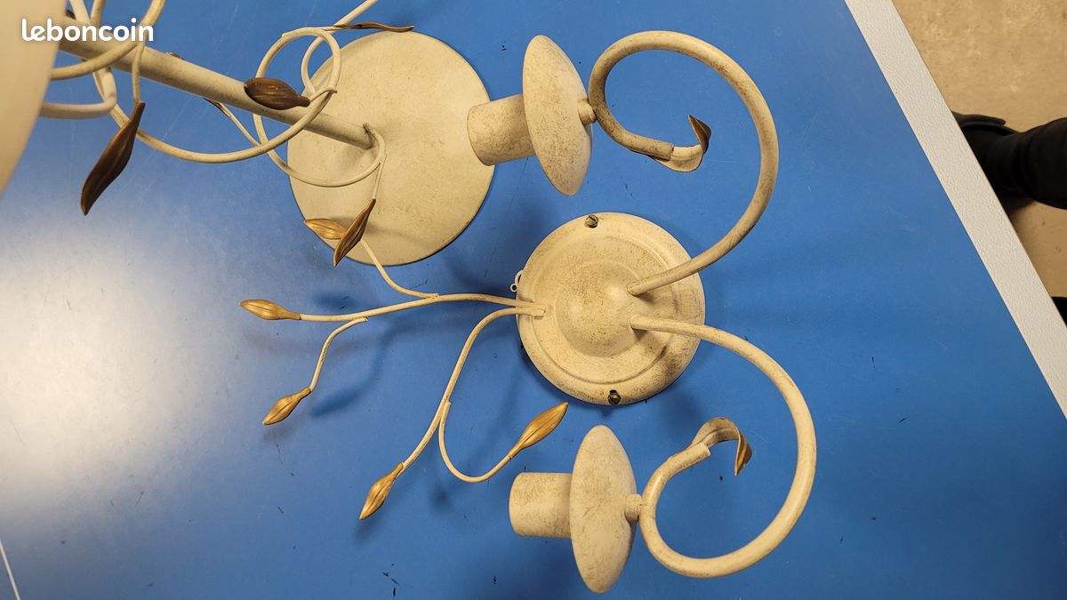 Appliques (image 1)