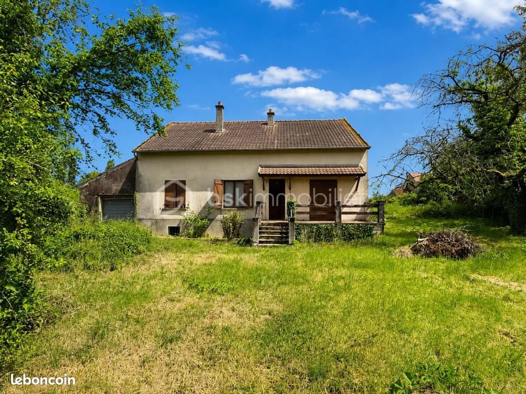 Maison 6 pièces 114 m² · à Bassevelle · 114 m² · 120 000 €