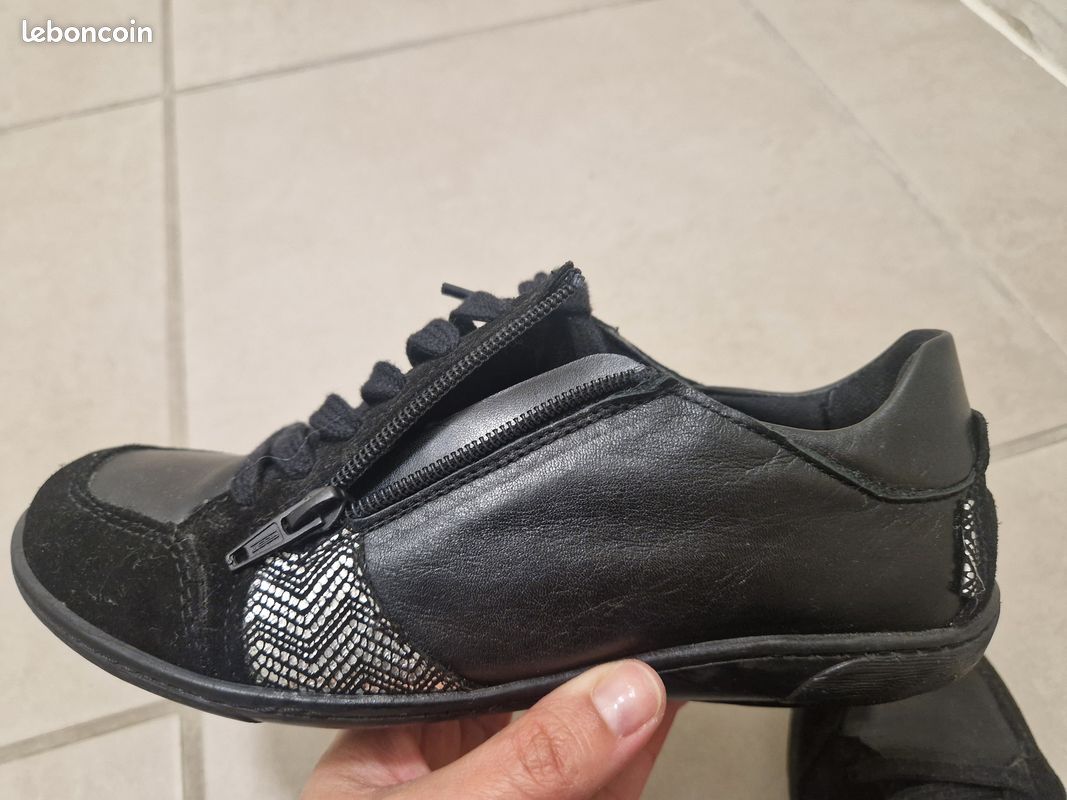 Chaussures Femme à Talon 2cm - Dessus Cuir Noir - Pointure 40 - Neuf Avec Boîte