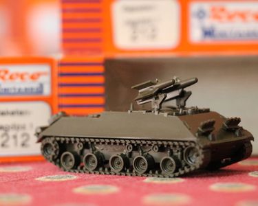 ROCO MINITANKS 1:87 bundeswehr Panzertransporter Faun SLT 50 Elefant EUR 18,25 - DE