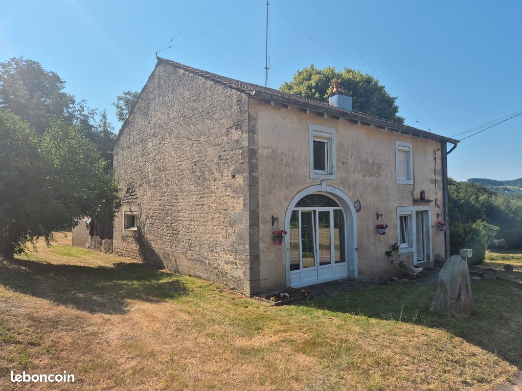 Maison 4 pièces 100 m² · à Hadol · 100 m² · 94 000 €