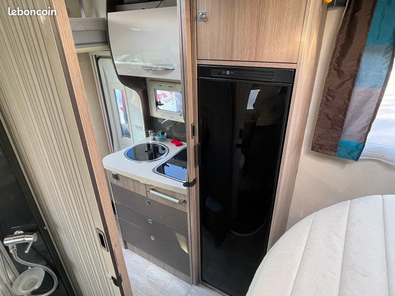 Ford Transit Chausson Profilé Flash Korus 638EB Compact 2.2 TDCI 155cv BVM6 FAIBLE KILOMÉTRAGE (image 8)