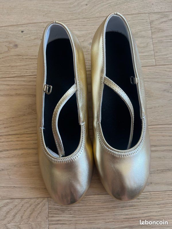 Chaussures pour femme à talon bas (image 1)