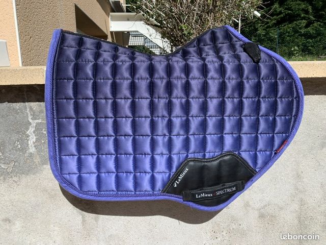 Tapis De Selle LeMieux Large/CC Couleur Bourgogne - Très Bon État