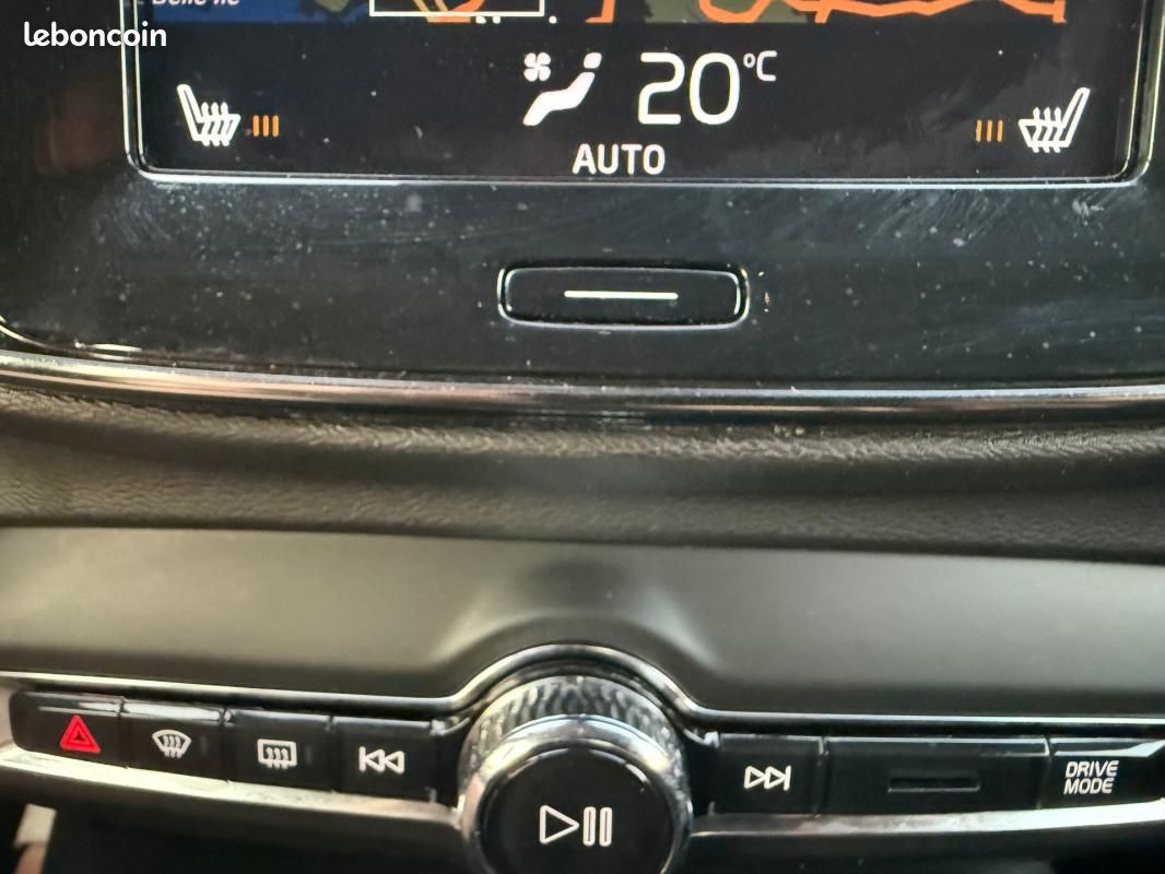 Volvo XC40 BUSINESS D3 AdBlue 150 ch Geartronic 8 (image 14)