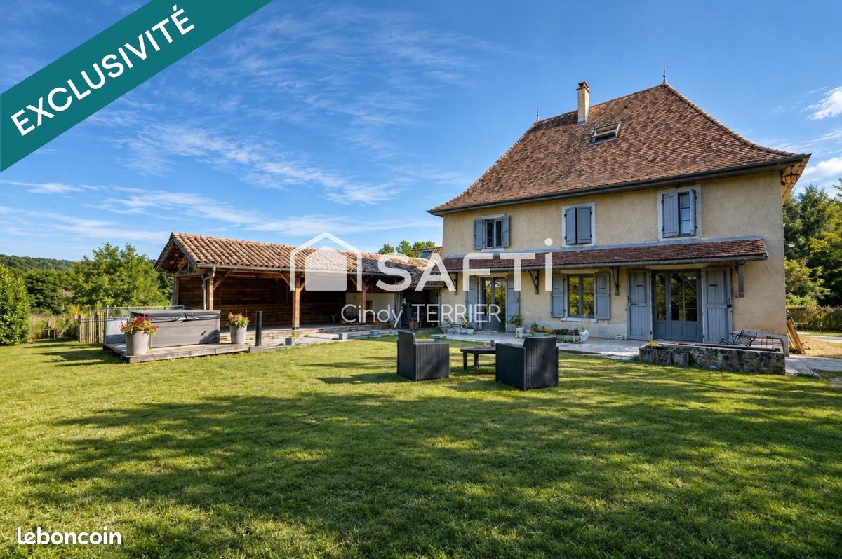 Maison 6 pièces 179 m² · à Montferrat · 179 m² · 419 000 €