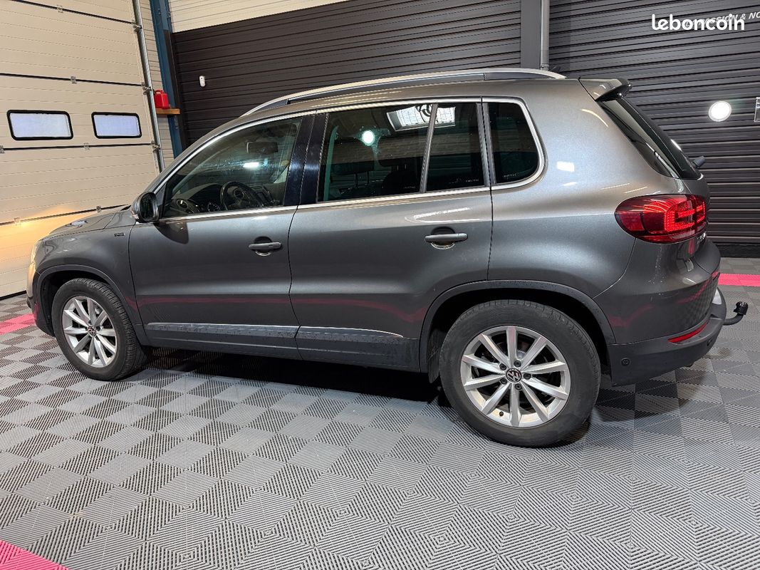 VOLKSWAGEN TIGUAN 2.0 TDI 110 FAP BlueMotion Technology Série Spéciale Lounge / COURROIE DE DISTRIBUTION A JOUR (image 6)