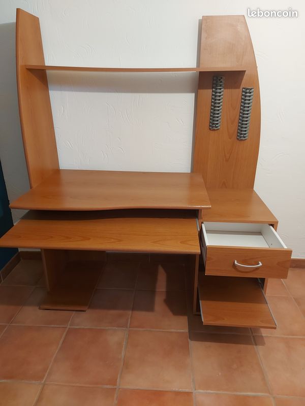 Bureau (image 2)