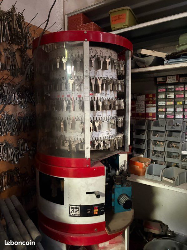 Deux machines à clé KIS + Ébauches de Clés (image 3)