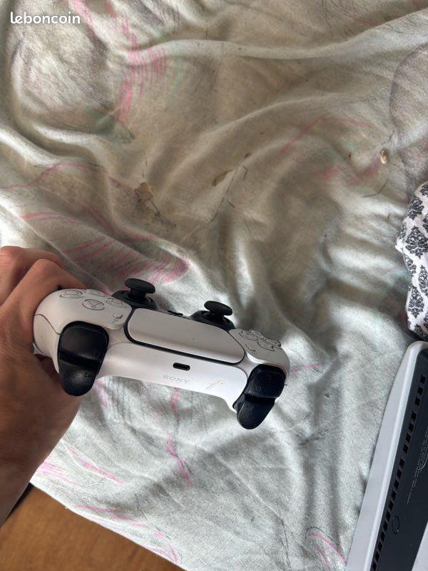 PlayStation5 (image 1)