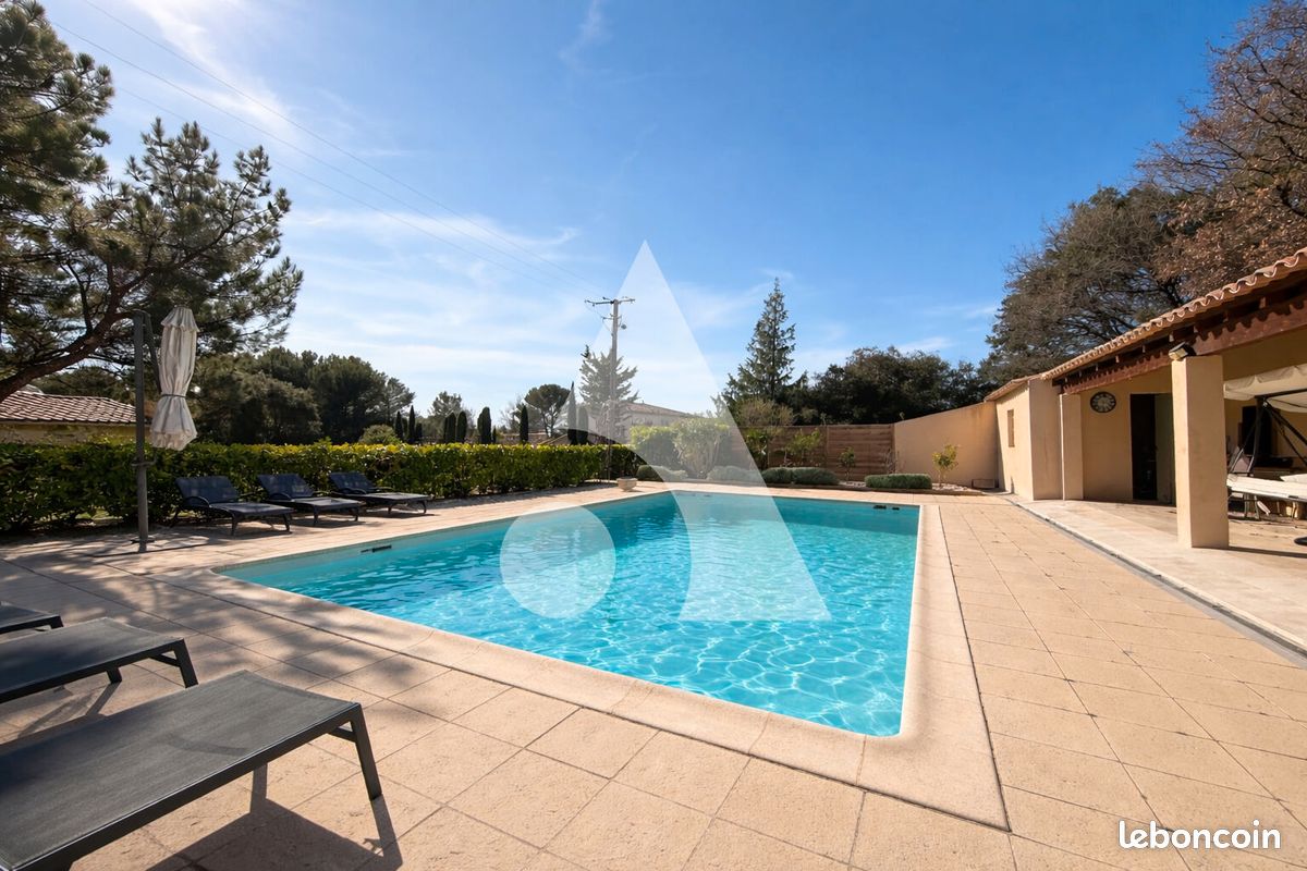 Maison 8 pièces 206 m² · à Rognes · 206 m² · 1 069 900 €