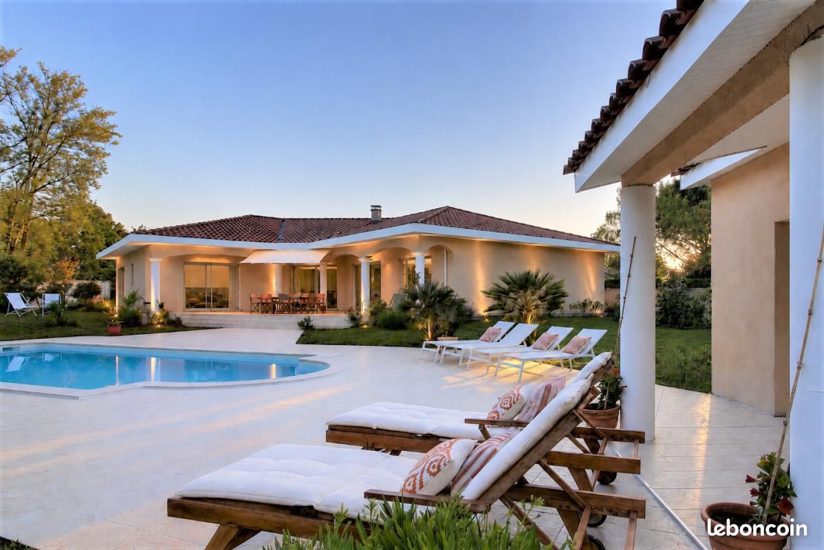 Maison 6 pièces 200 m² · à Le Taillan-Médoc · 200 m² · 850 000 €