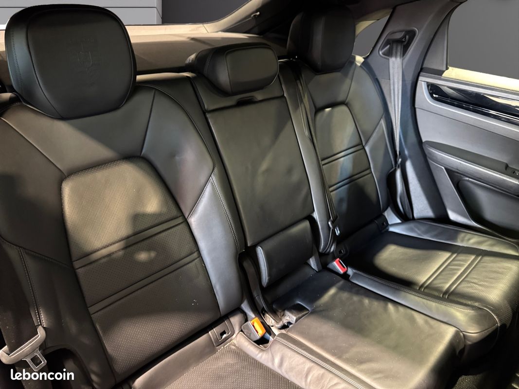 PORSCHE CAYENNE E-Hybrid 3.0 V6 462 ch Tiptronic BVA Platinum Edition Garantie 12 Mois Toit pano Pack Chrono Caméra 360 (image 12)