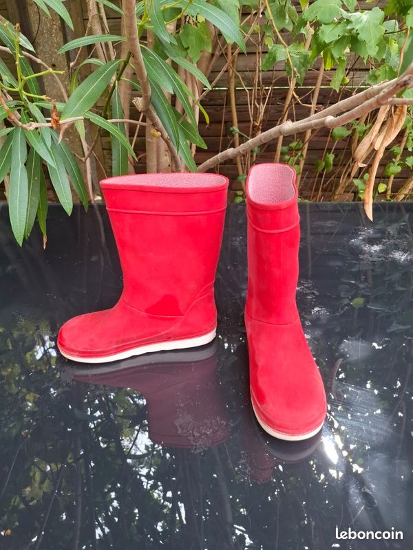 Bottes de pluie rouge Decathlon taille 32/33 (image 1)
