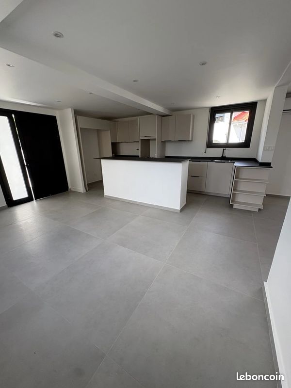 Appartement 4 pièces 127 m² · au Gosier · 127 m² · 2 300 €/mois
