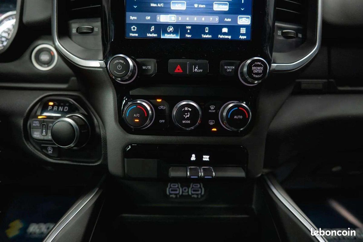 Dodge RAM 5.7 V8 HEMI 4x4 * Sport * Pack Offroad Nuit * TVA * LED * AHK * *TVA (image 15)