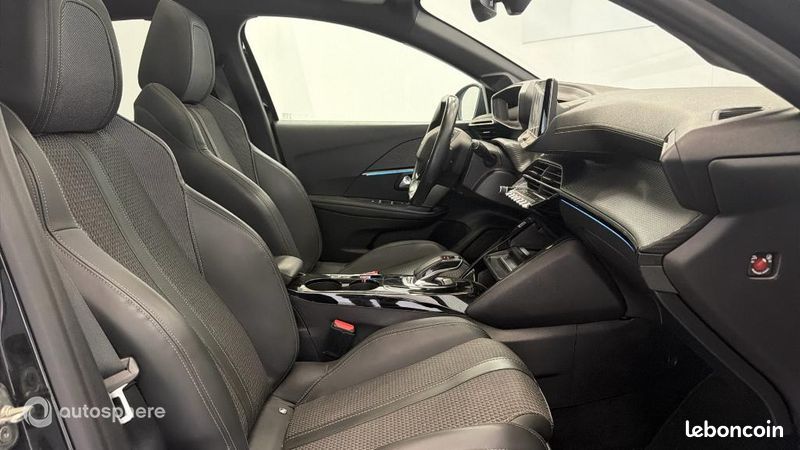 Peugeot 208 e-208 136ch GT (image 15)