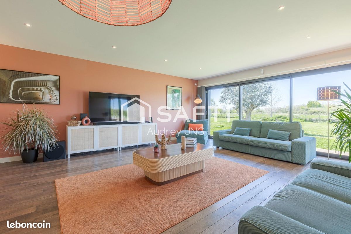 Maison 7 pièces 330 m² · à Izon · 330 m² · 885 000 €