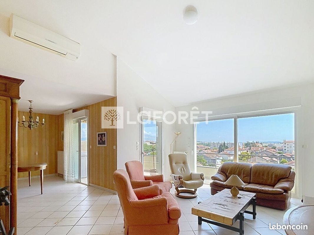 Appartement 4 pièces 111 m² · à Guilherand-Granges · 111 m² · 300 000 €