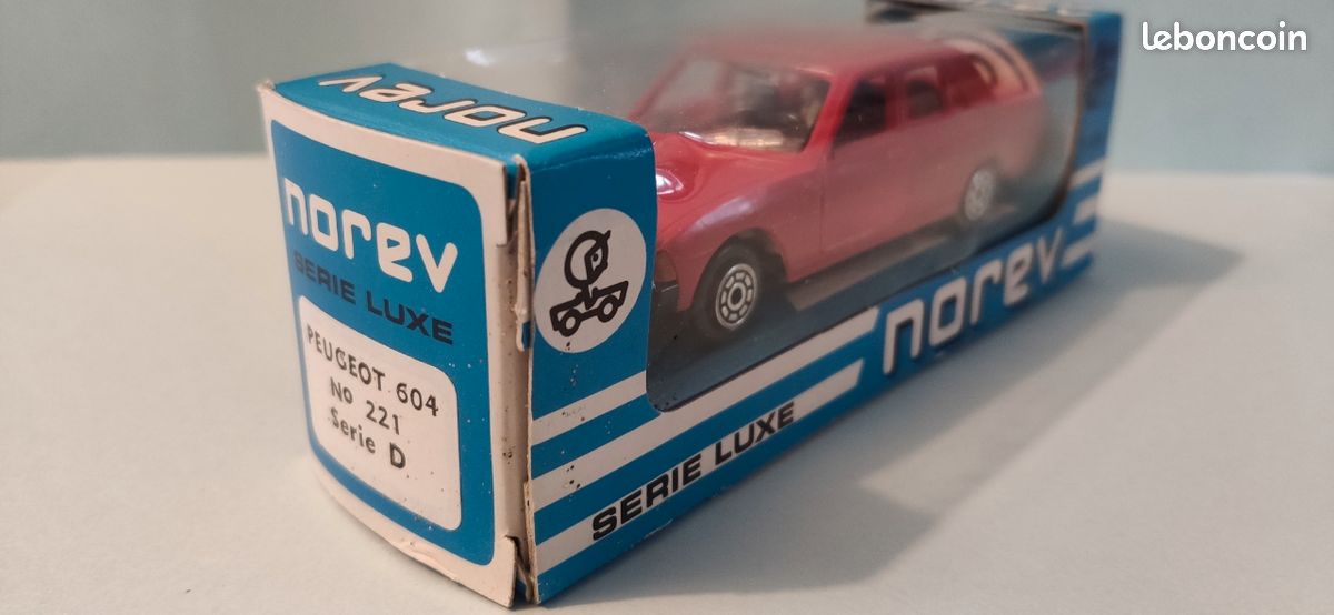 NOREV - 110 - Grand Prix Assortis - Peugeot 604 et Ligier JS3 - En boite NOREV - 110 - Grand Prix Assortis - Peugeot 604 et Ligier JS3 - En boite