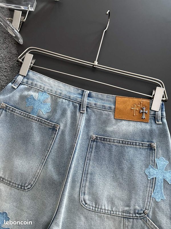 Short cargo en denim clair à motif croisé Chrome Hearts, taille L (image 5)