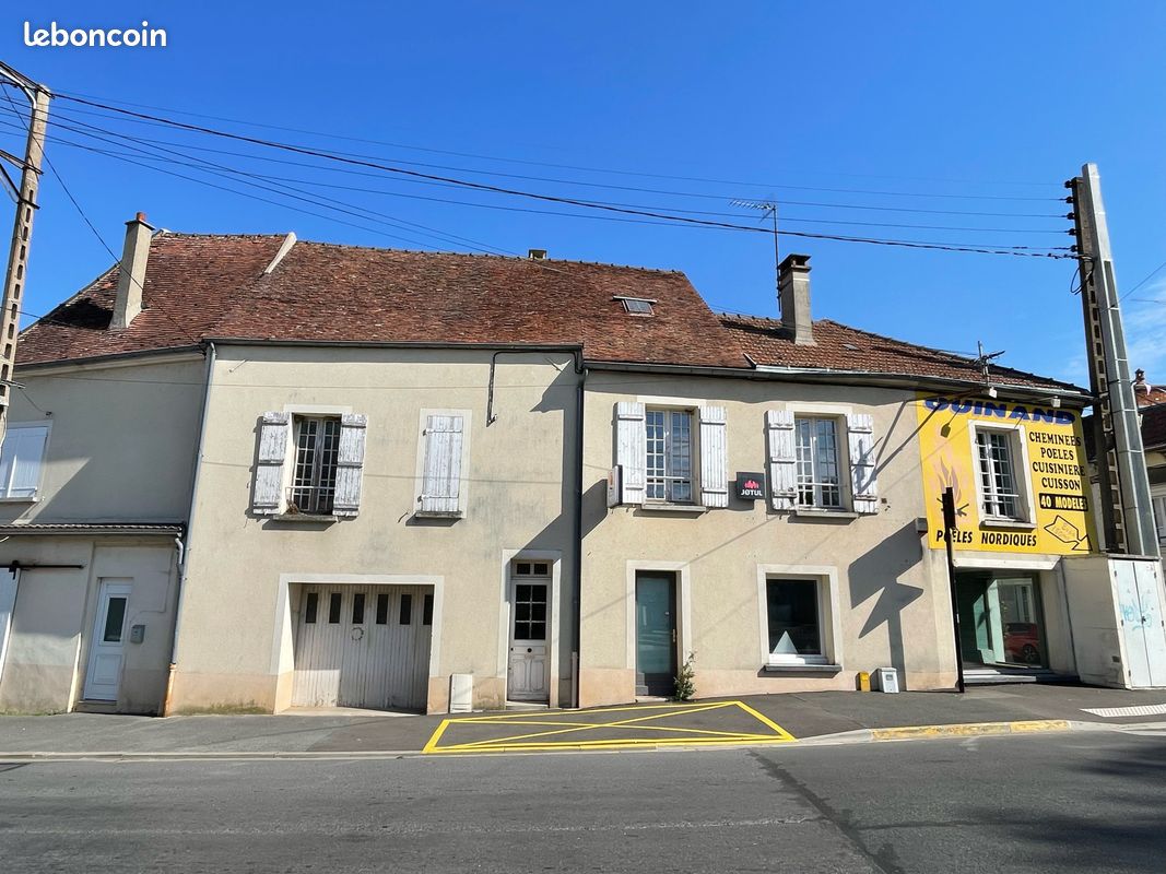 Immeuble 7 pièces 185 m² · à La Ferté-Gaucher · 185 m² · 252 000 €