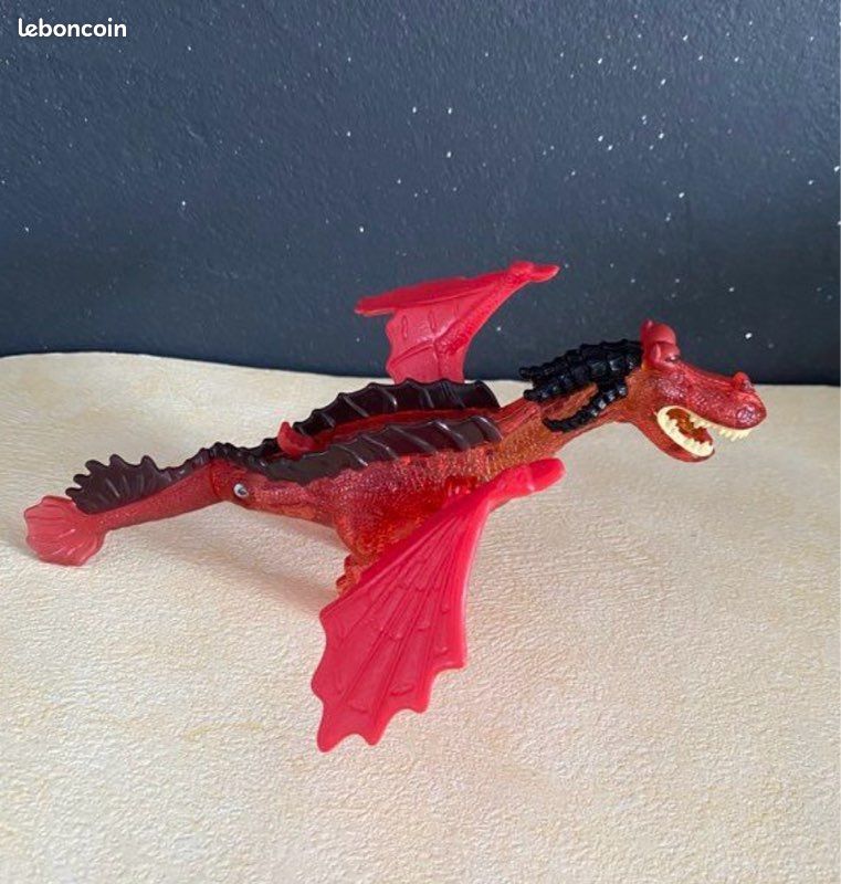 Jouet : dragon rouge avec ailes qui bougent (image 1)