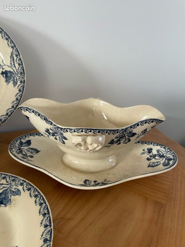 Ensemble de vaisselle ancienne Gien modèle Mûres (image 5)