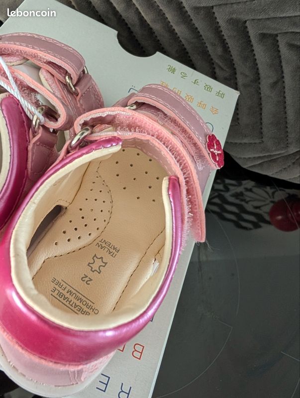 Sandales Baby Gap Bébé Fille Taille 11 - Rose Brillant, Croisé, Neuves Avec étiquettes